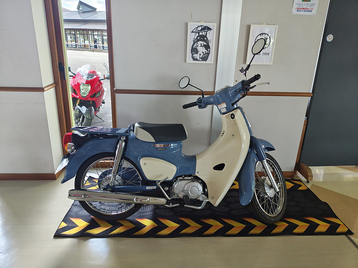 CAFE カブハウス内観