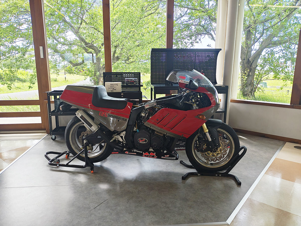 CAFE カブハウス内観